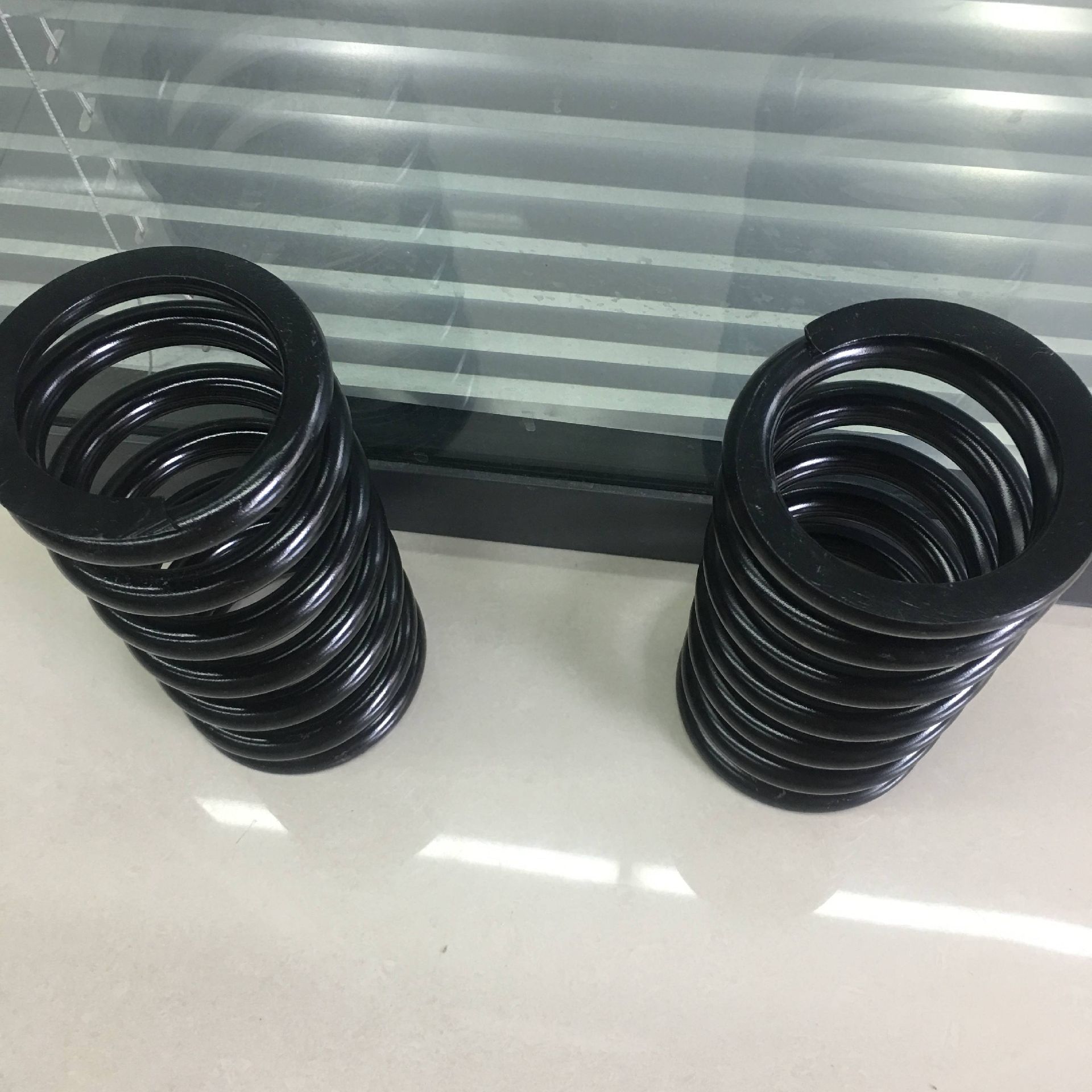 Gutekunst精密减震弹簧用于汽车行业VD-222C