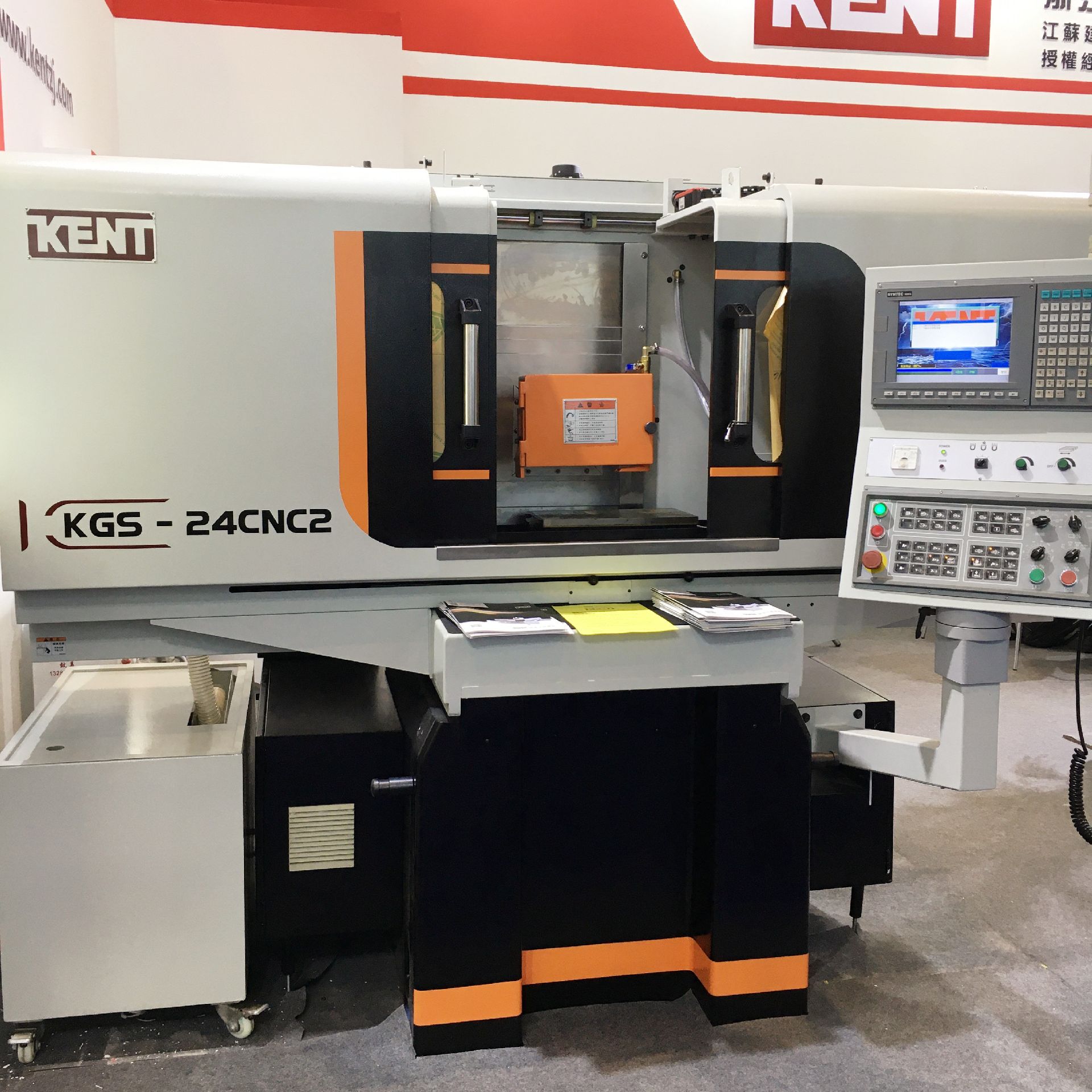 建德高性能数控平面磨床，采用精密滚珠螺杆KGS-24CNC2
