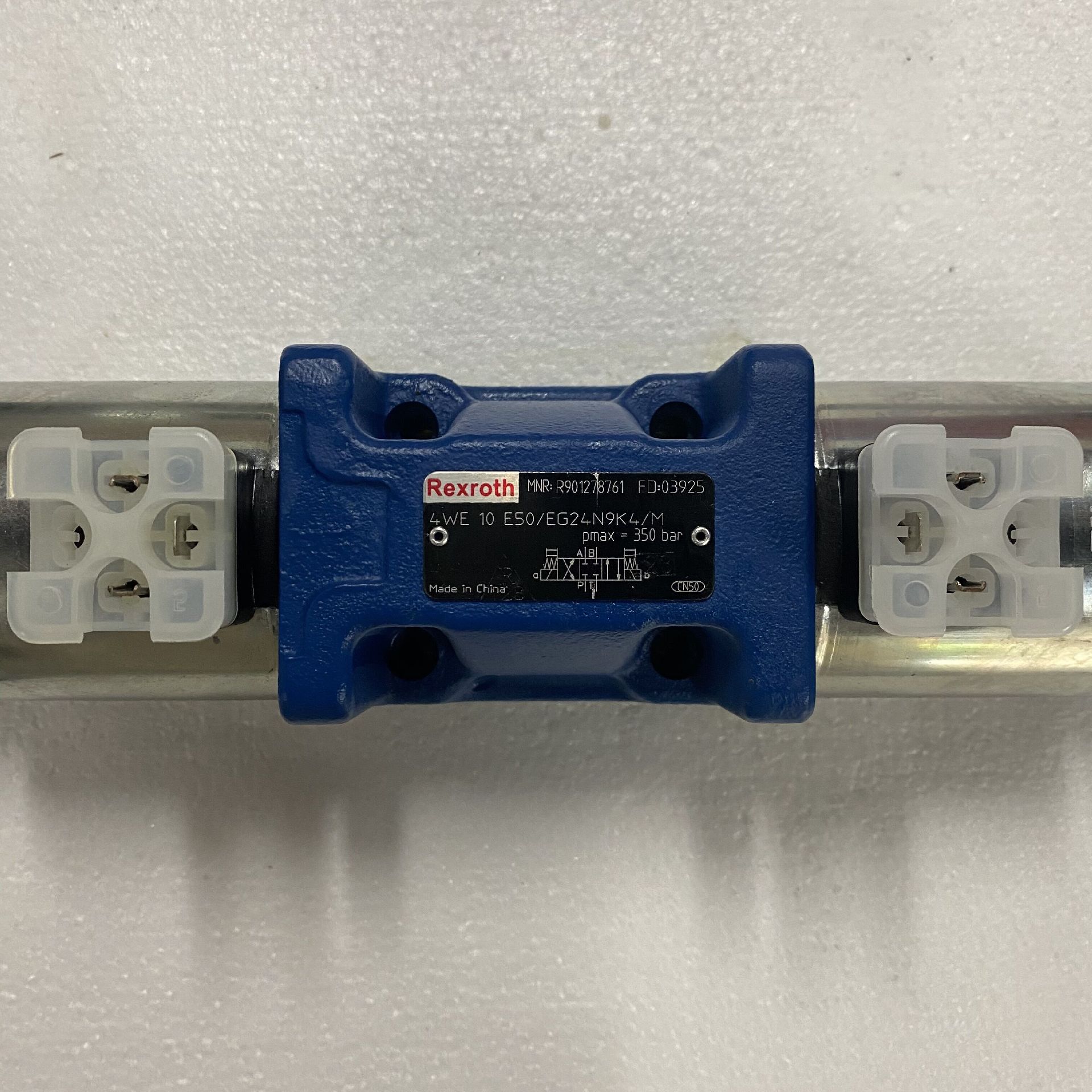 Rexroth力士乐 换向阀4WE10E50/EG24N9K4/M