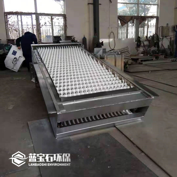 回转式格栅除污机带防臭罩 保护盖板JRAG 蓝宝石环保XHG-1×800