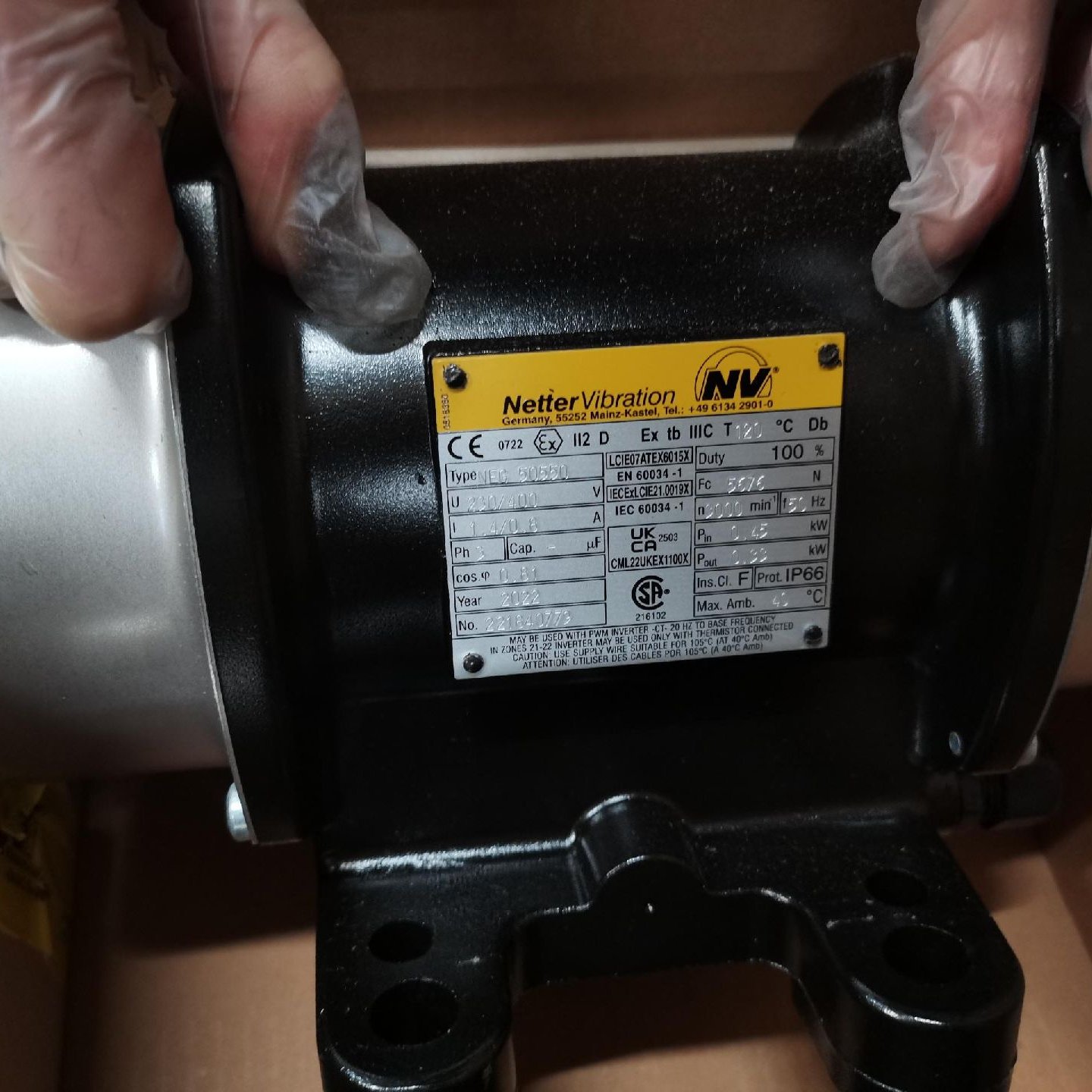 Netter Vibration用于汽车和建造行业的气动振动器 NTS 180 HF
