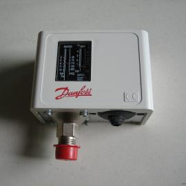 丹佛斯温度开关KP61,KP75,KP81系列