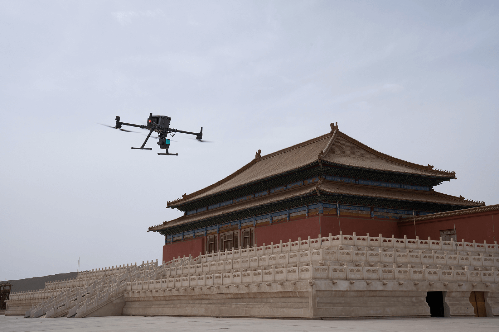 DJI大疆可同时搭载四个负载生态共赢M350RTK