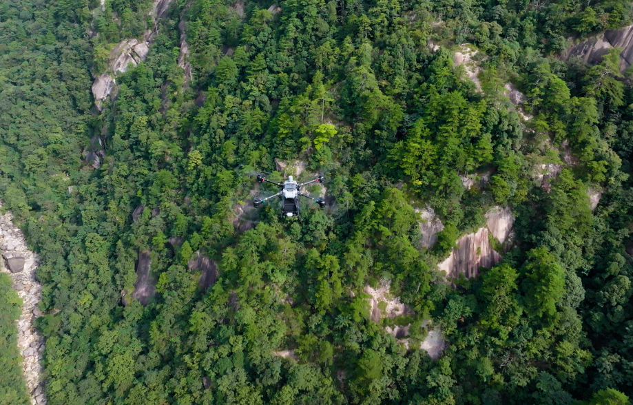 大疆DJI 穿梭奇峰云海助力黄shan运载 FLYCART 30 FLYCART 30