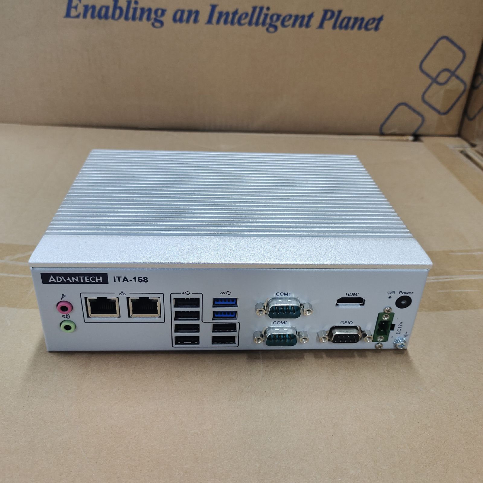 研华ITA-168原装赛扬 J6412处理器/8GB内存无风扇嵌入式工控机监控主机系统